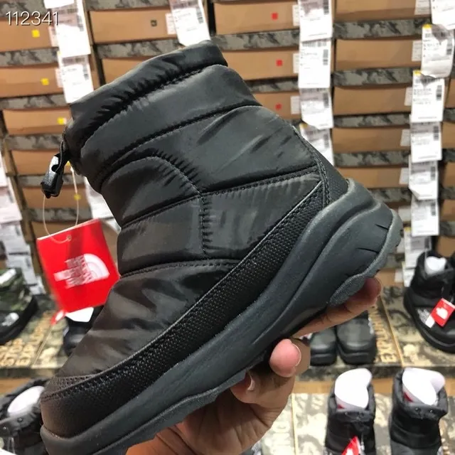 The North Face ThermoBall Boot أسود أطفال حذاء ثلج 24