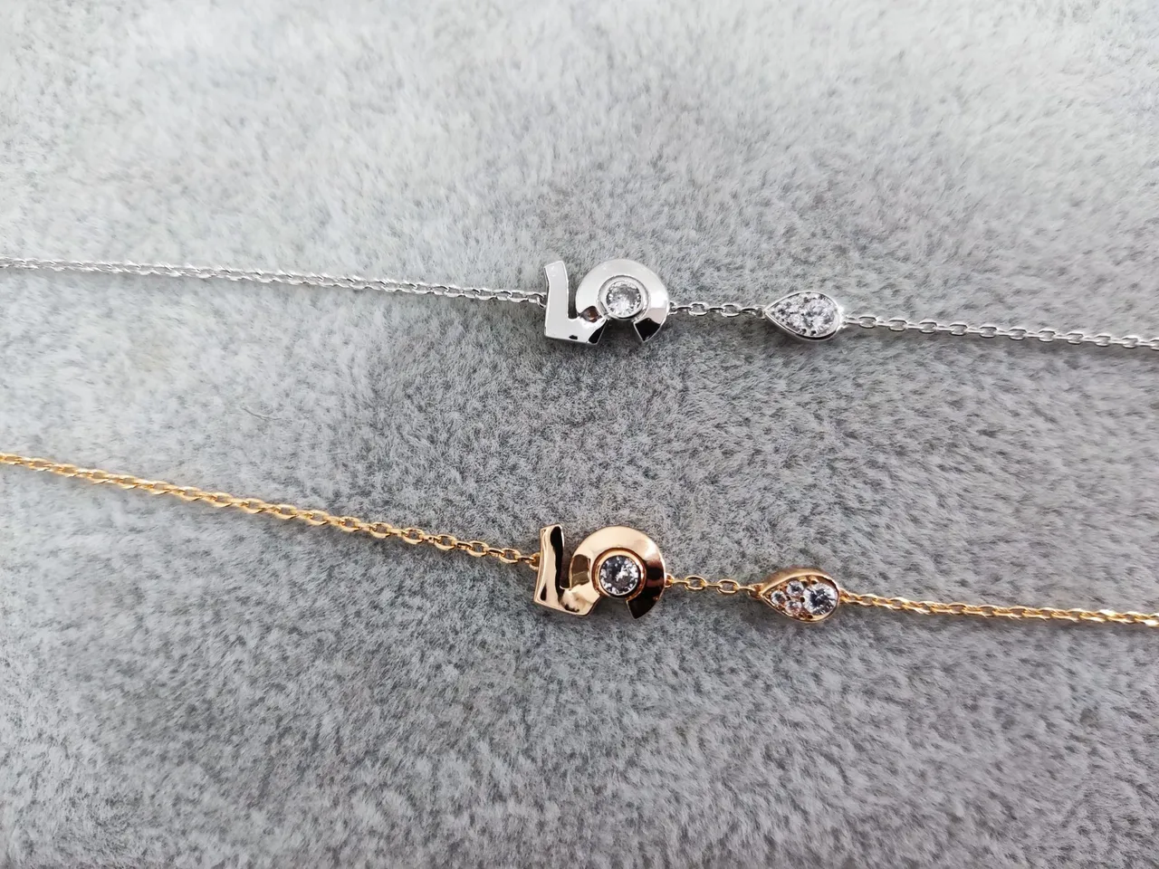 Tiffany & Co. T Collection हीरा ज्यामितीय आकर्षण गुलाबी सोना कंगन 5