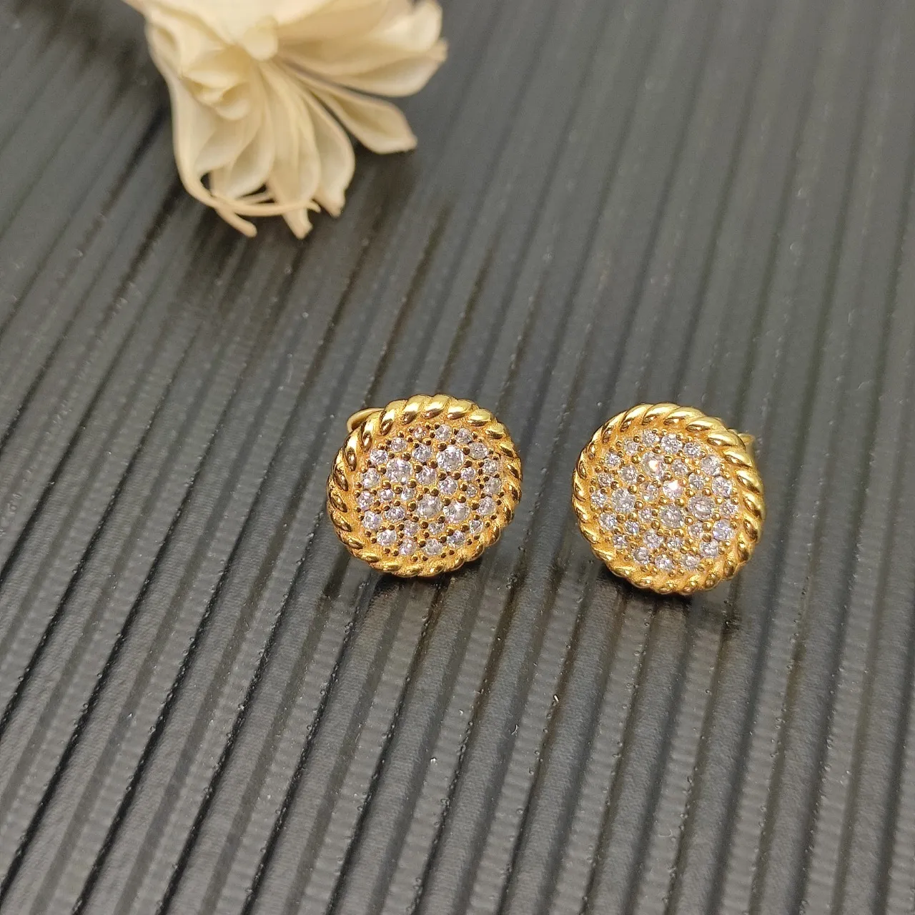 Tiffany & Co. HardWear Pavé pendientes de disco stud 3
