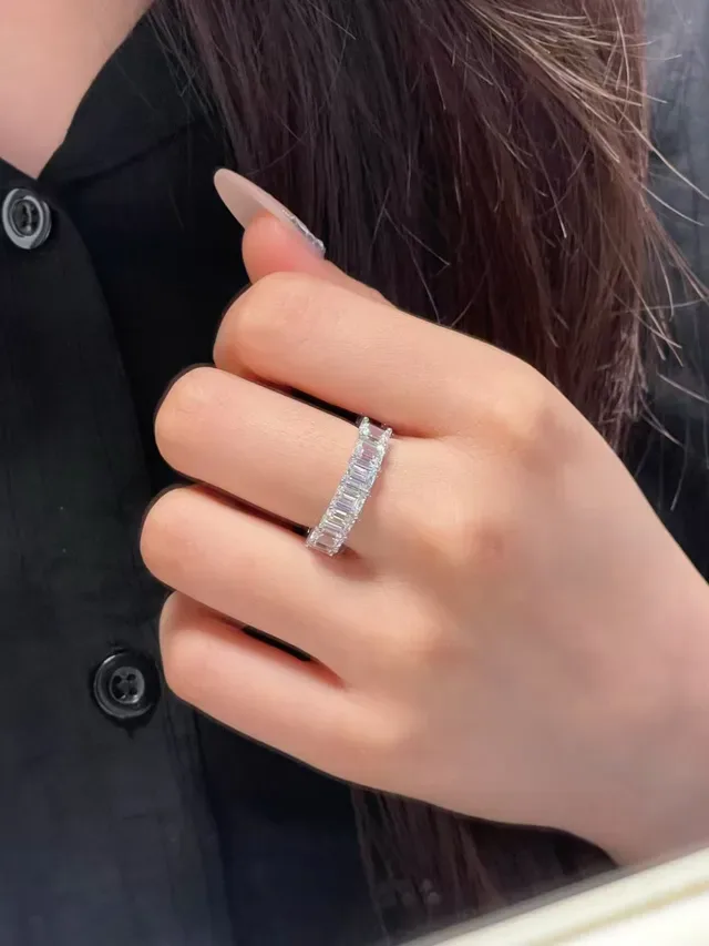 Tiffany & Co. সিলভার নেভি ইমারল্ড-কাট ডায়মন্ড শেয়ার্ড-প্রং সেটিং রিং 2
