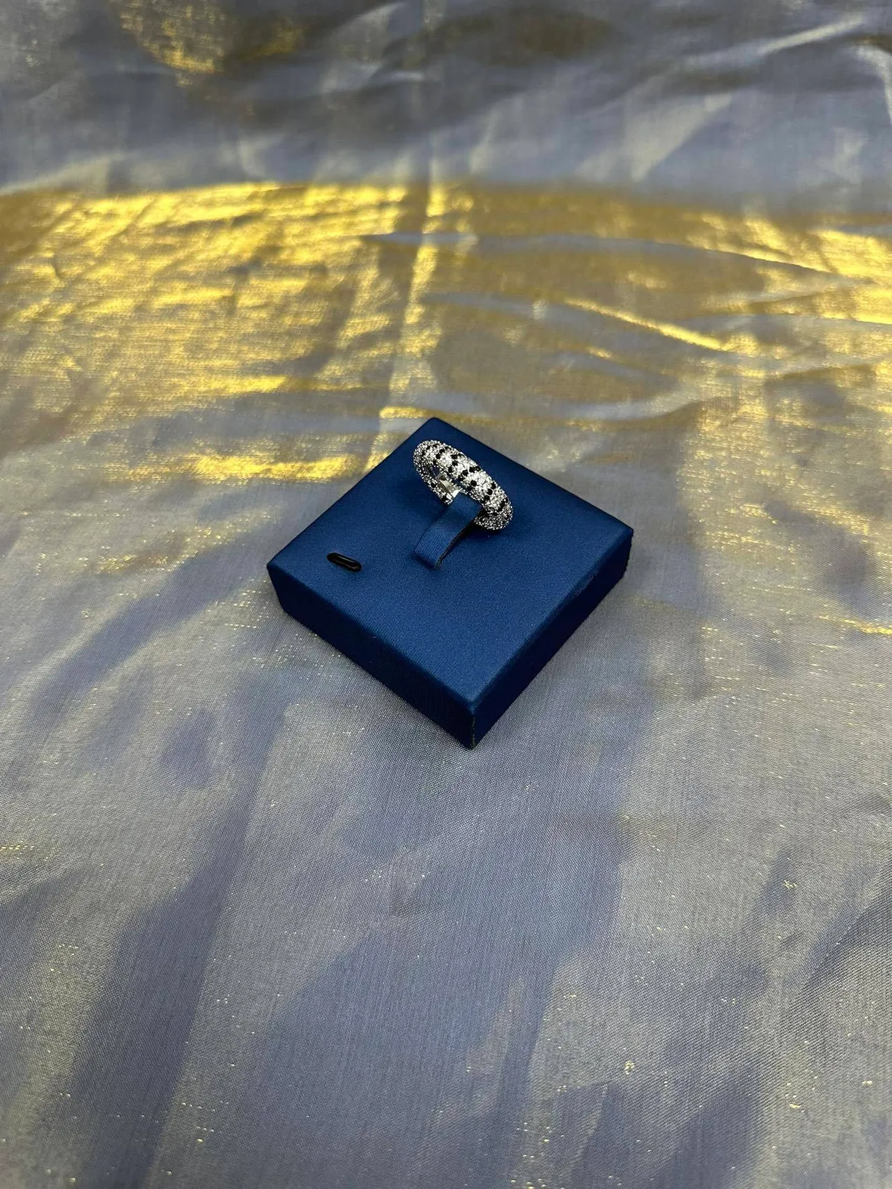 Tiffany & Co. রুপা সাদা Pavé-Set চওড়া আংটি 9