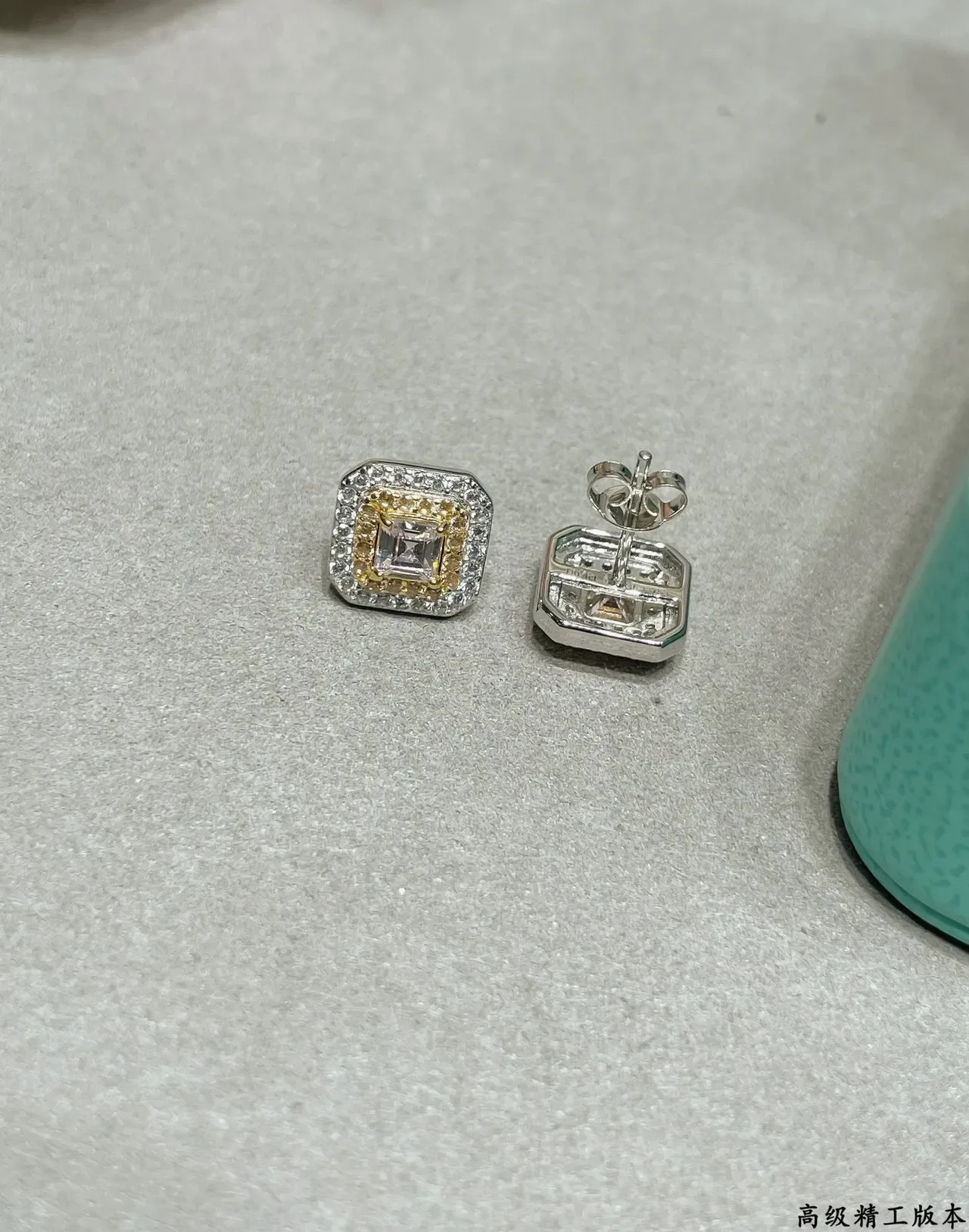 Tiffany & Co. 方形双环双色金耳钉 3