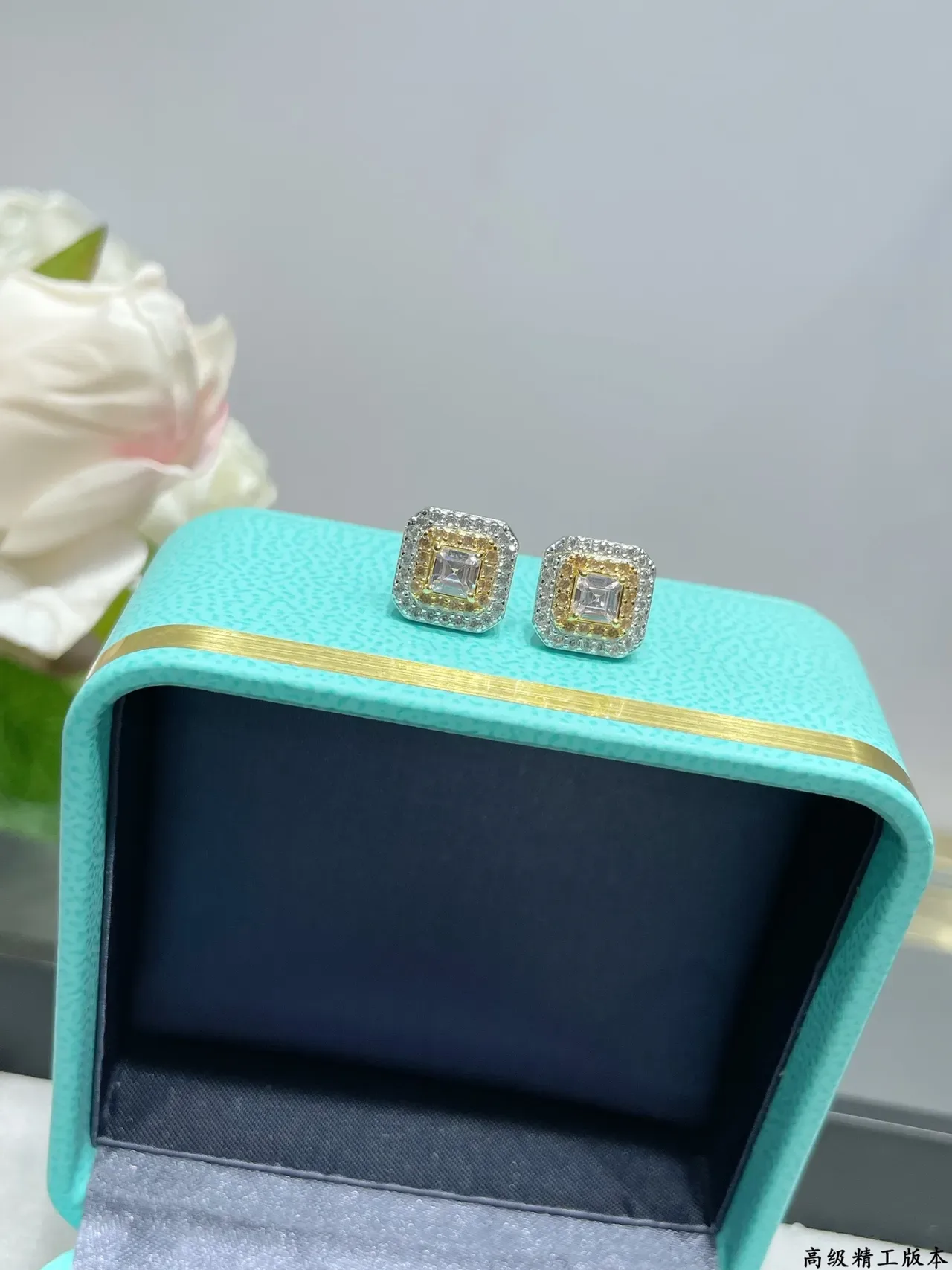 Tiffany & Co. 方形双环双色金耳钉 7