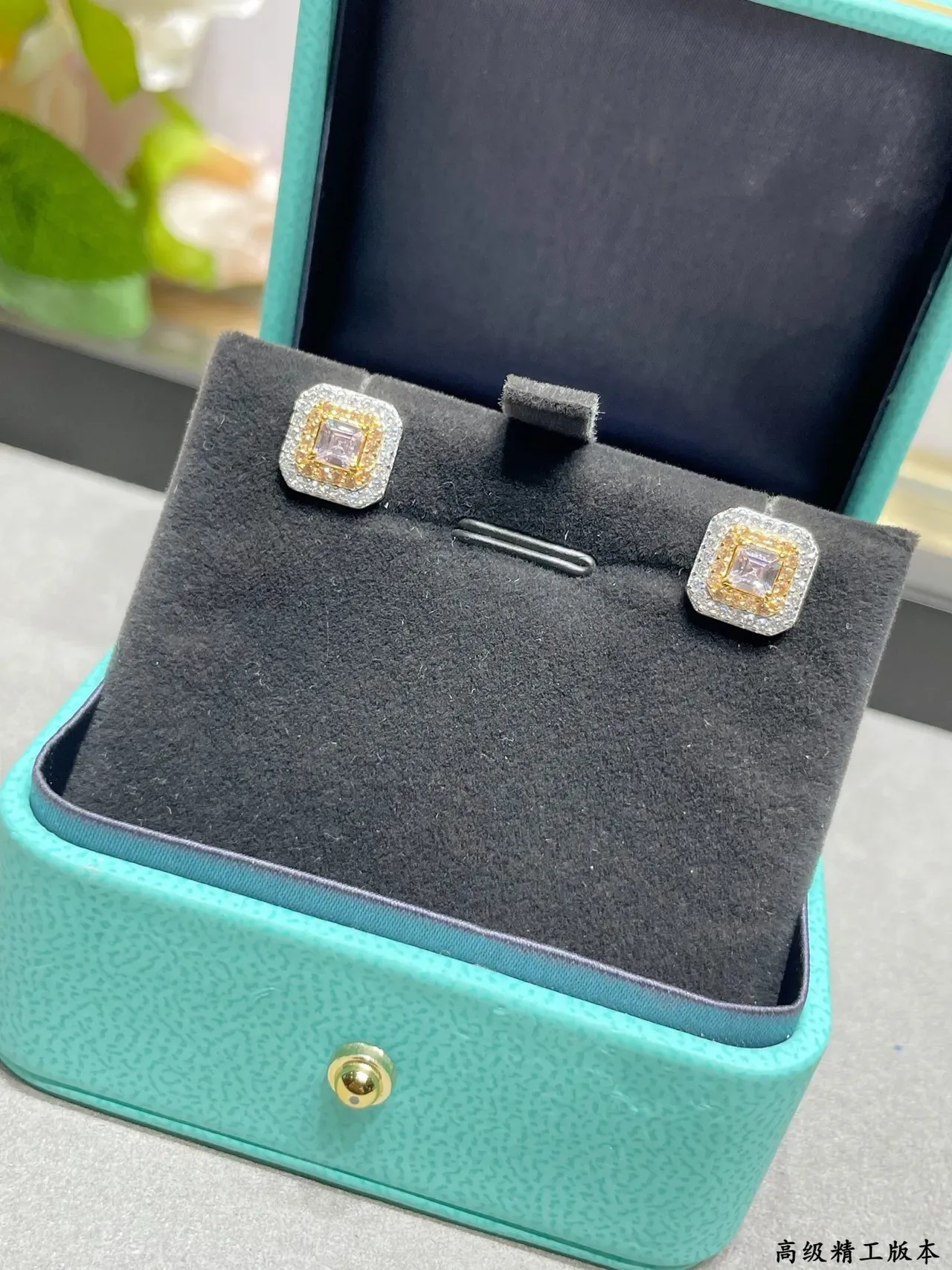 Tiffany & Co. 方形双环双色金耳钉 8
