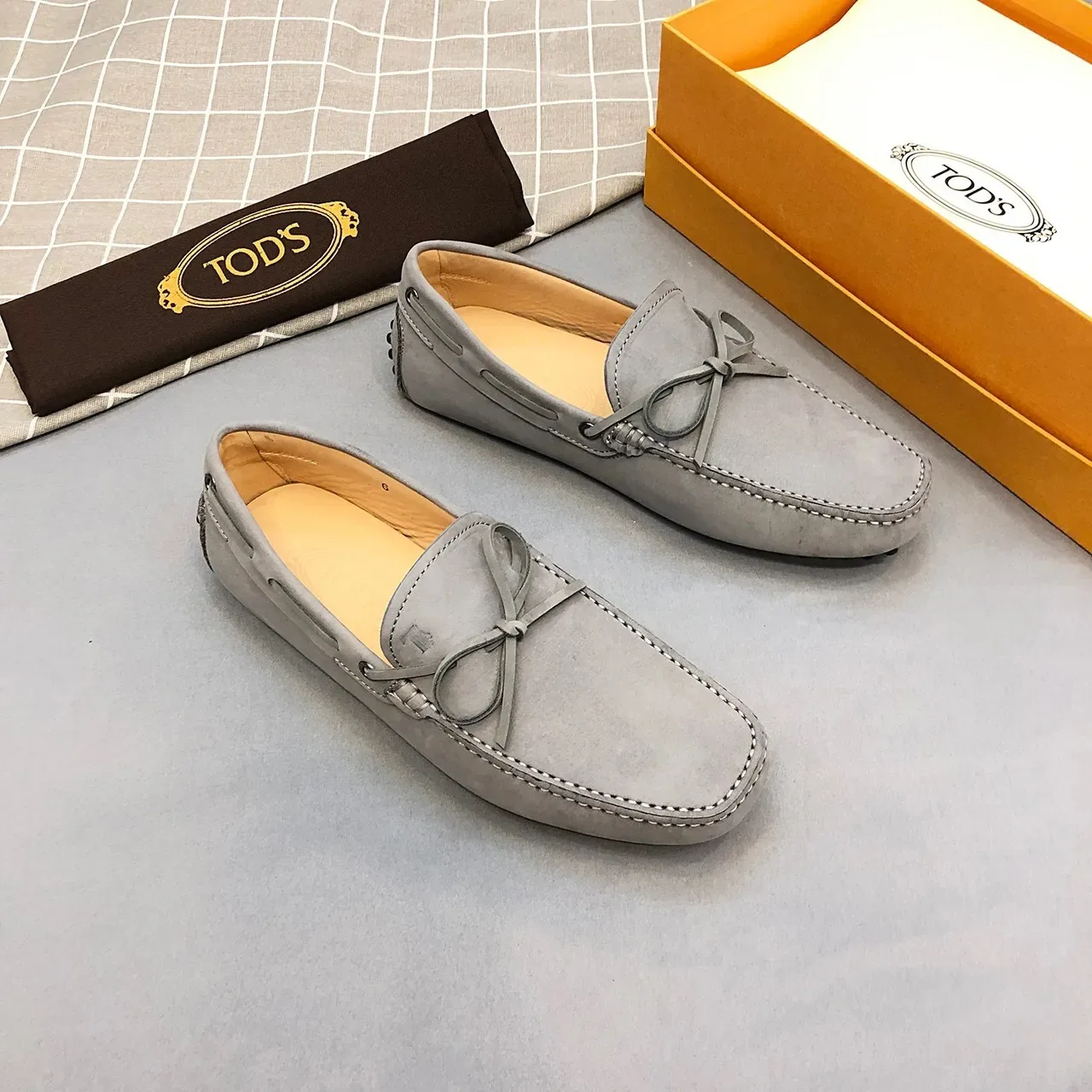 Loafers Tod's Bow de ante gris 4
