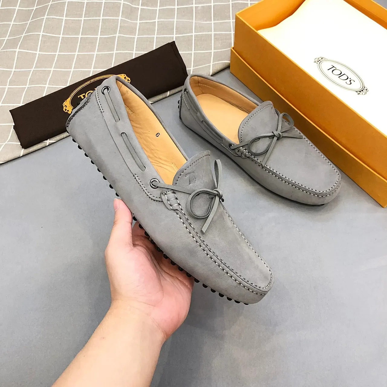 Loafers Tod's Bow de ante gris 9
