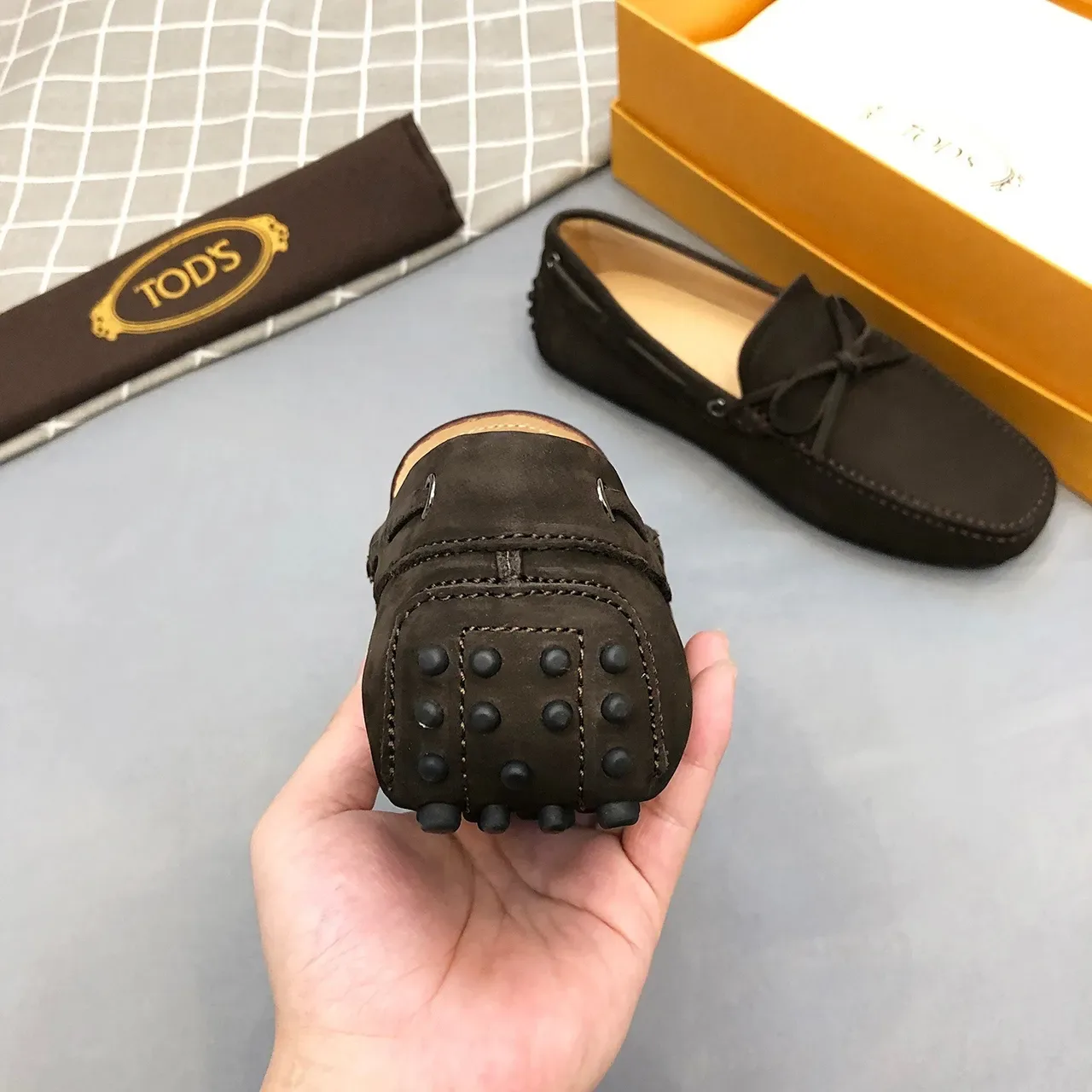 Tod's بني بيج نوبك شبيه للغامز الجزء العلوي الخياطة اليدوية موك تو لوفر 6