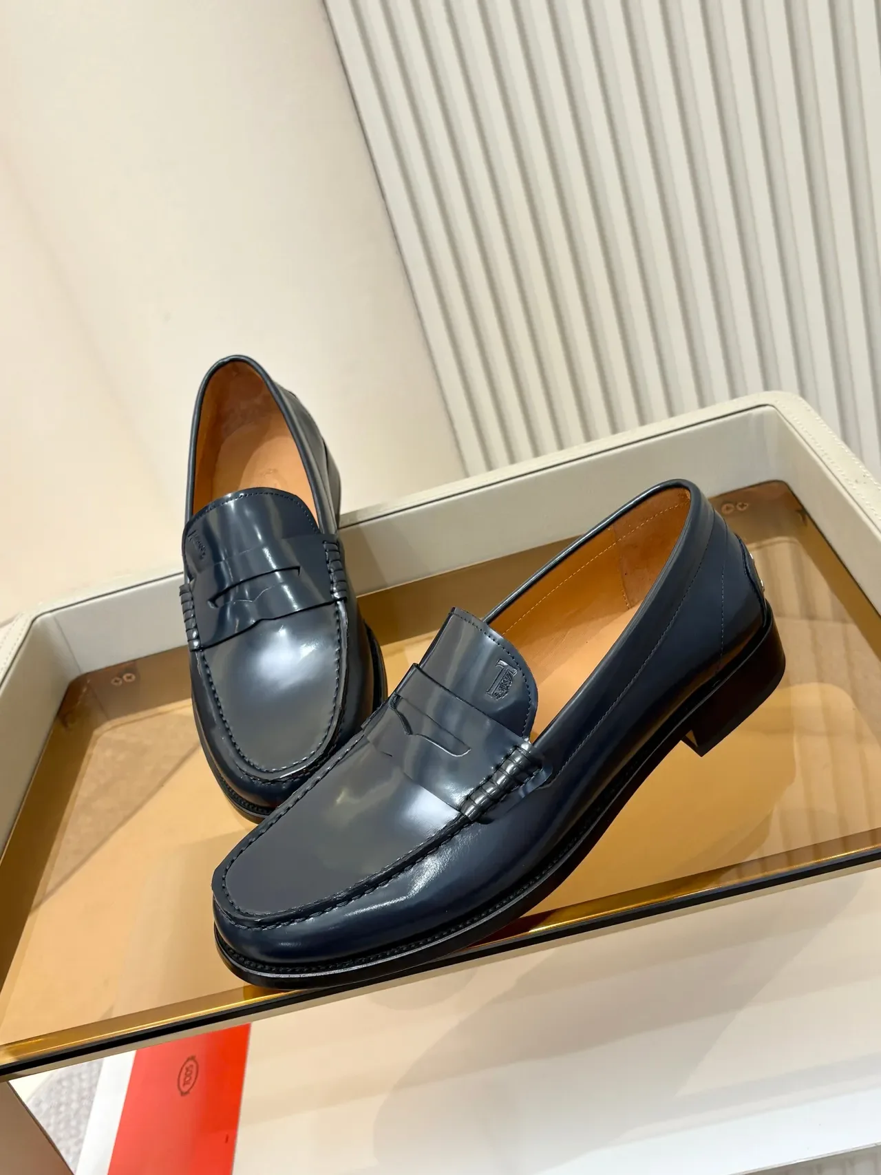 Tod's পেনি লুফার নেভি প্যাটেন্ট লেদার লুফার 4