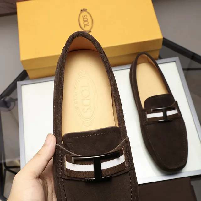Tod's Gommino Loafer 棕白麂皮鞋面 T-Bar 金属扣 乐福鞋 3