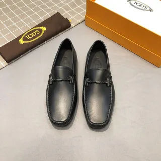 Tod's Horsebit Loafer काले चमड़े के लोअफर