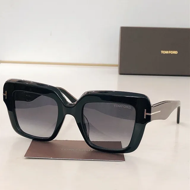 Tom Ford Óculos de Sol Quadrados Oversized de Tartaruga Âmbar 9