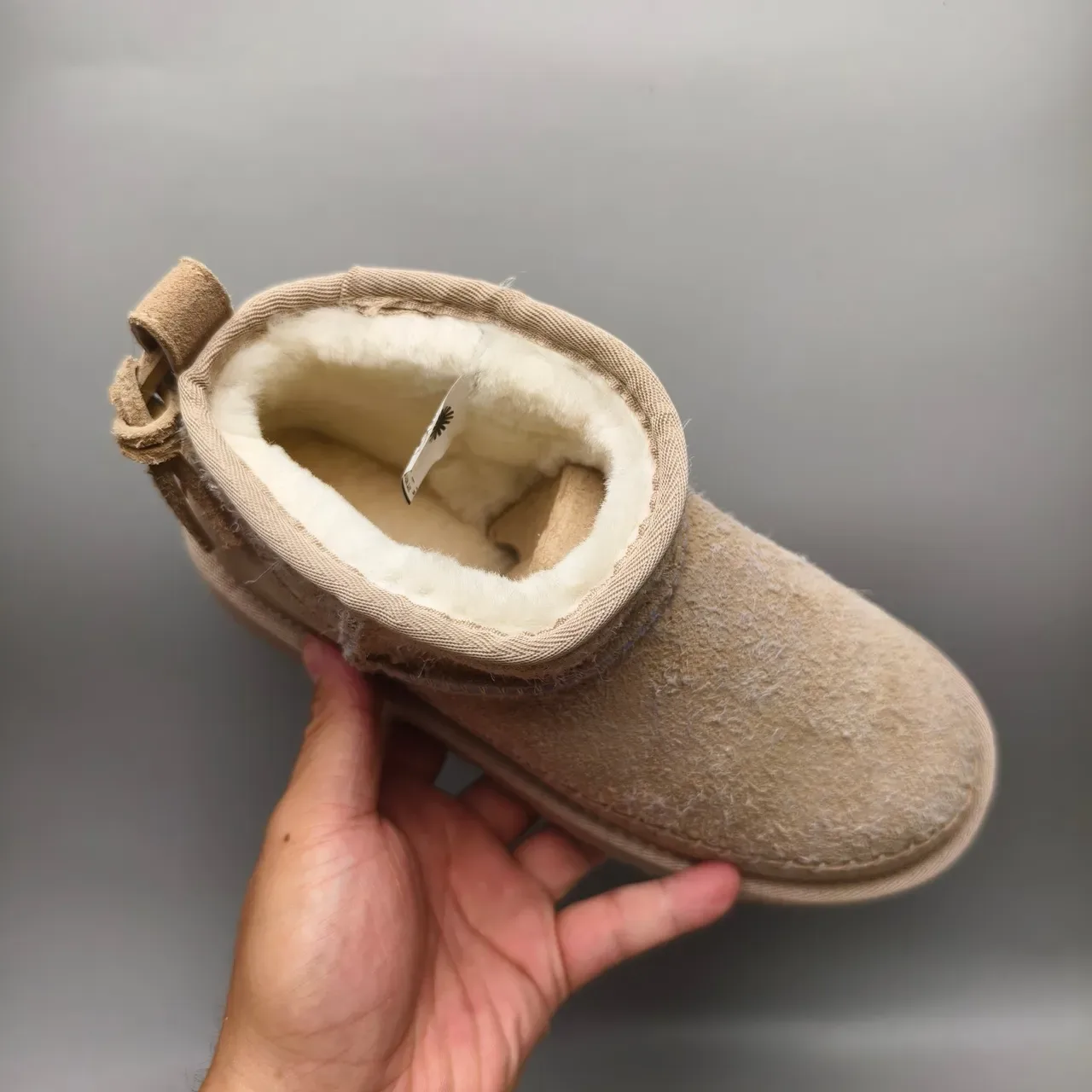 UGG Botas de Nieve Beige y Blanco Forradas con Lana y Superior de Ante 3
