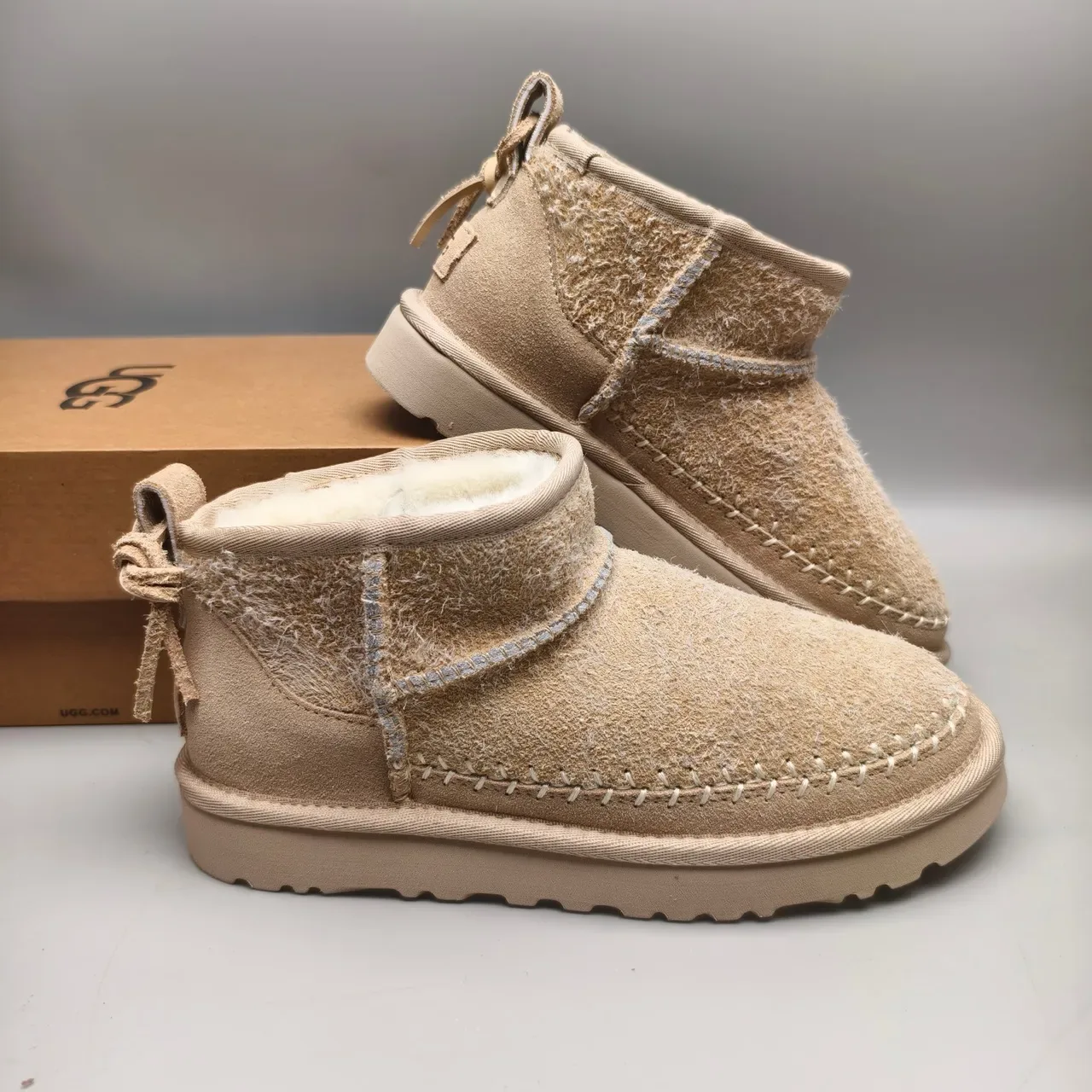 UGG Botas de Nieve Beige y Blanco Forradas con Lana y Superior de Ante 6
