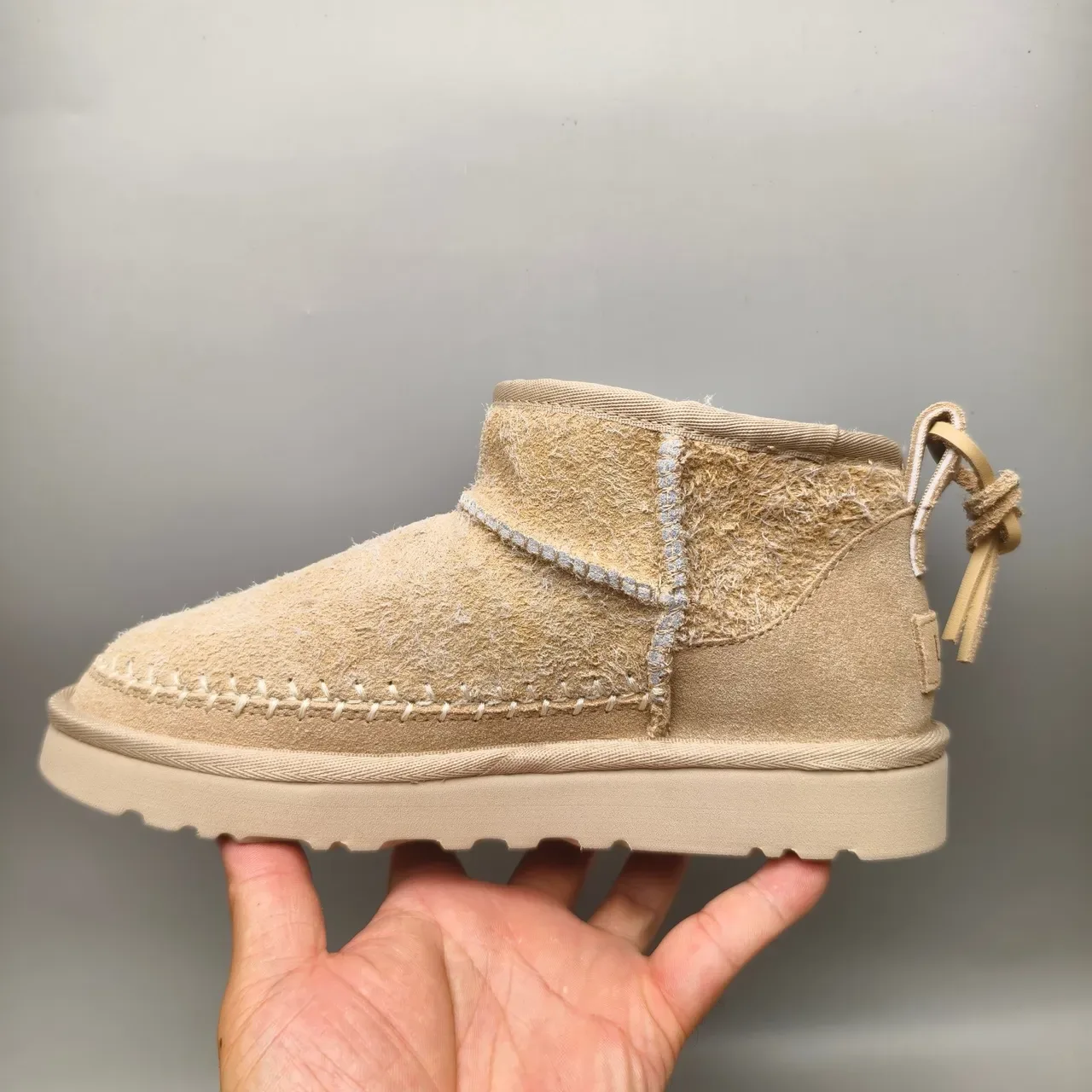 UGG Botas de Nieve Beige y Blanco Forradas con Lana y Superior de Ante 7