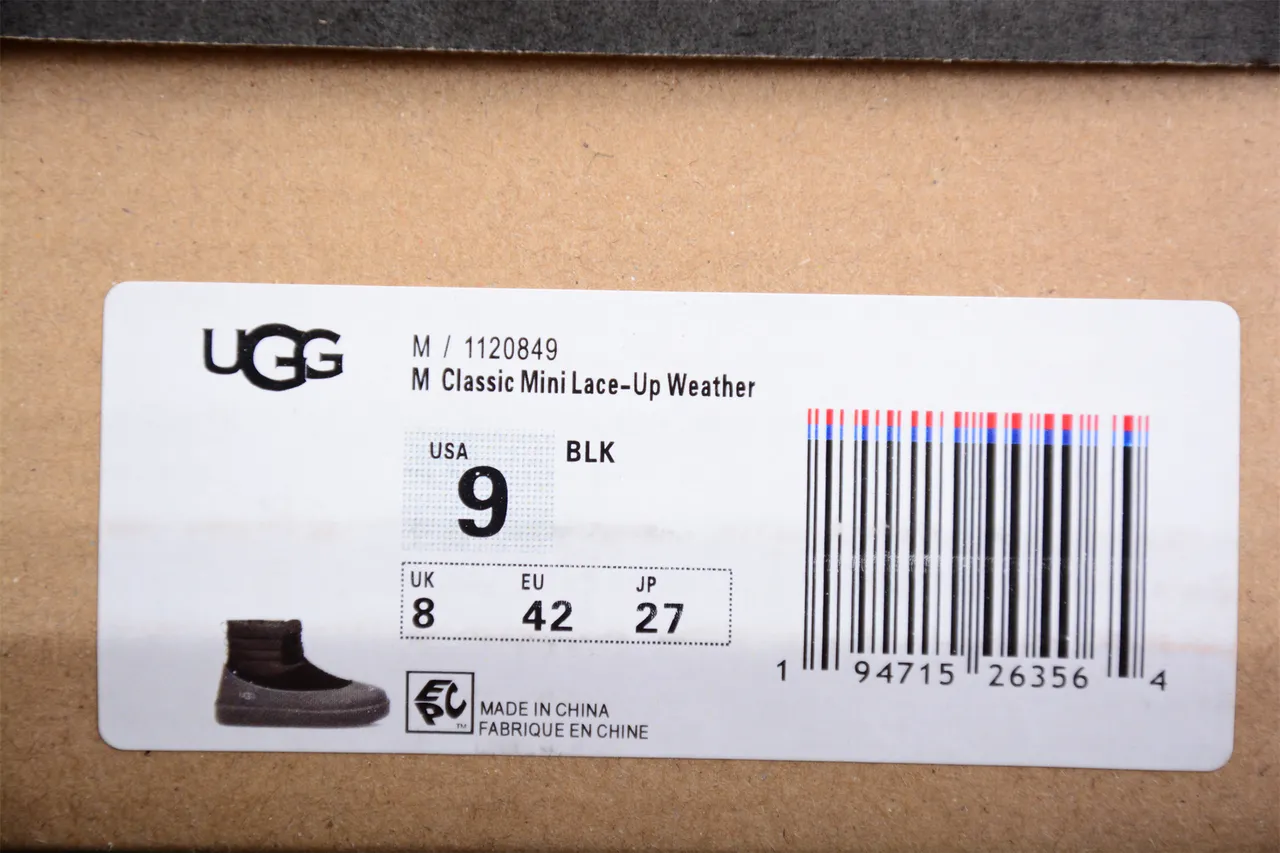 UGG 黑色灰色 填充绗缝领 橡胶脚趾盖 雪靴 2