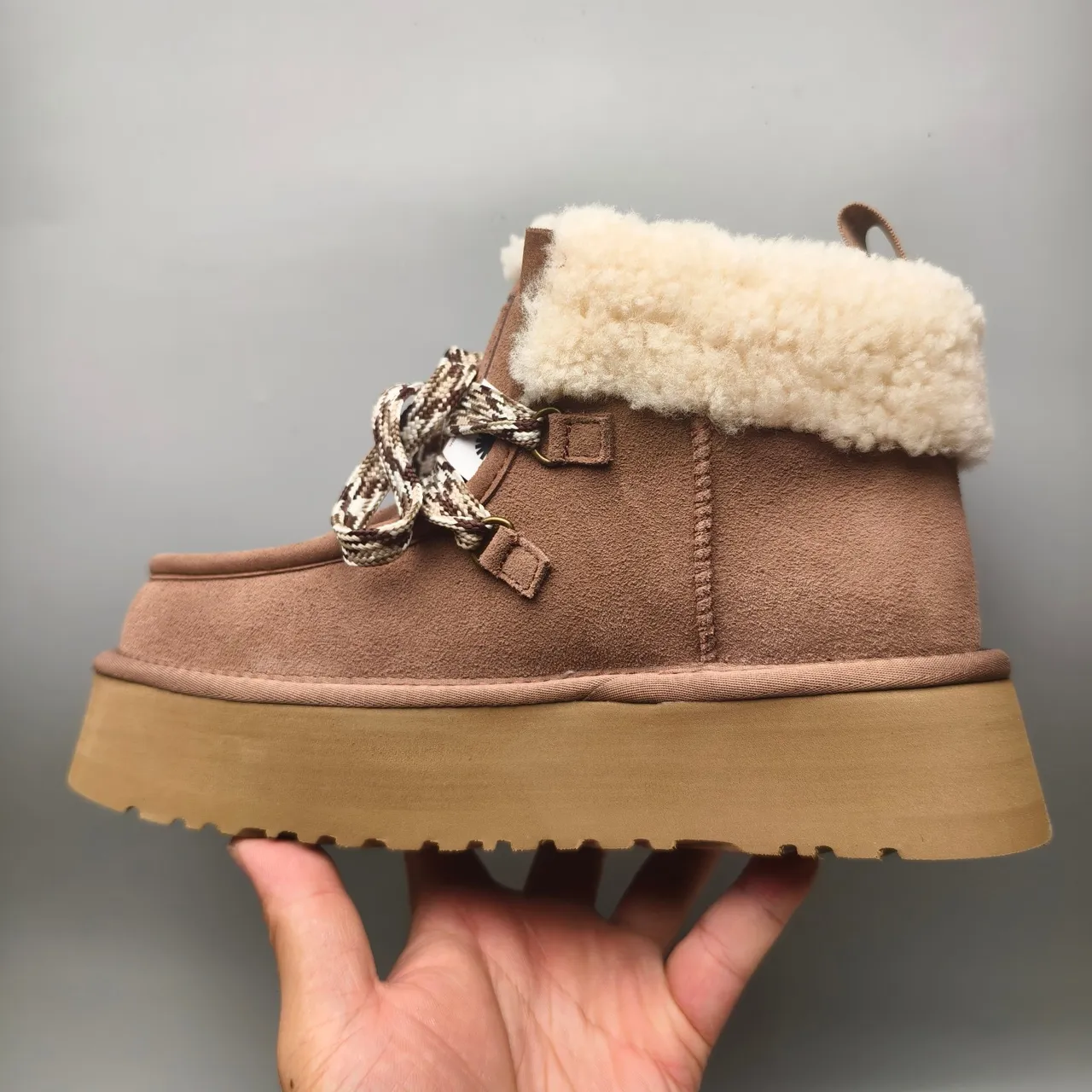 UGG 棕米色 平台鞋底 编织鞋带 雪靴 7