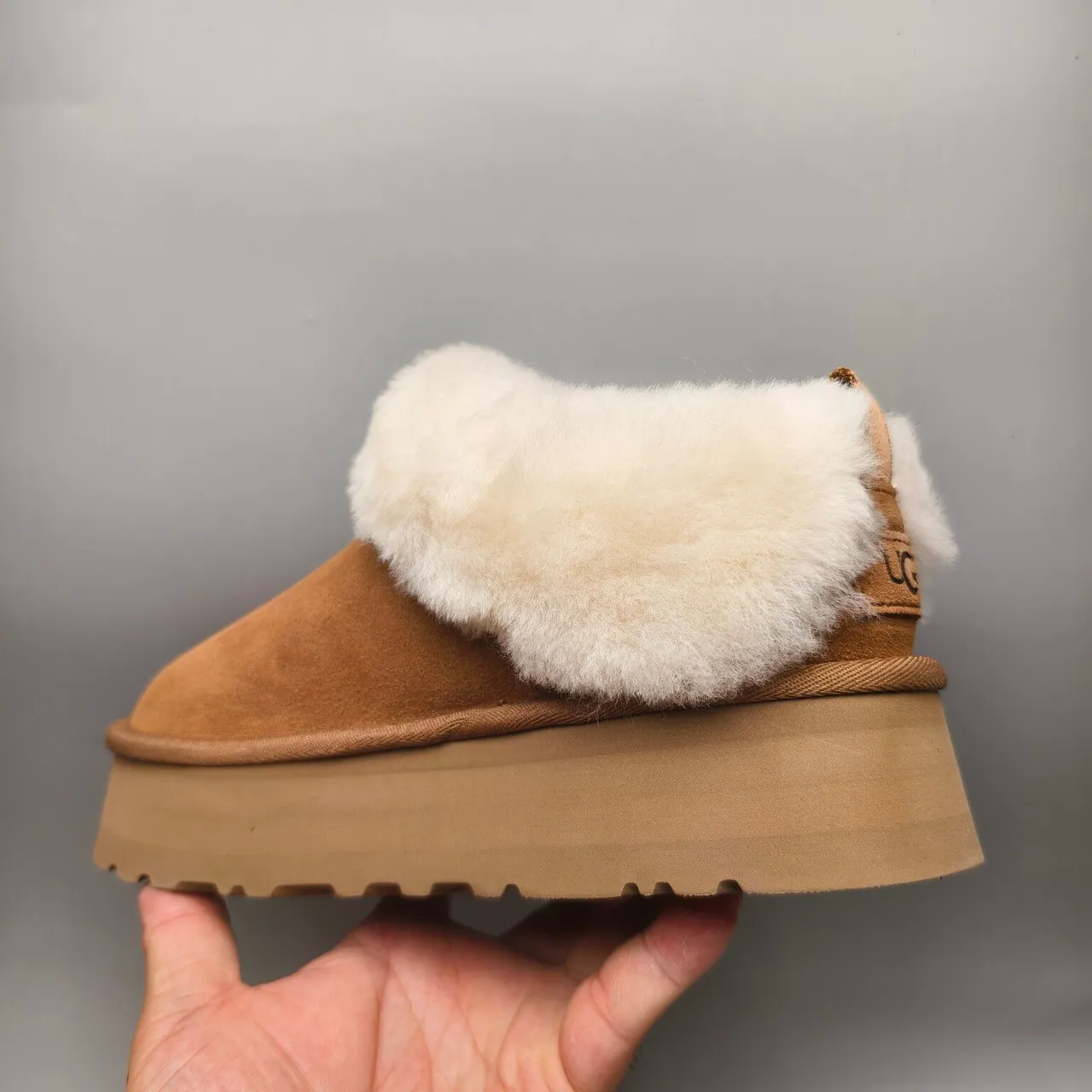 UGG Marrom Bege Forro de Shearling Camurça Superior Sapatos Casuais 4