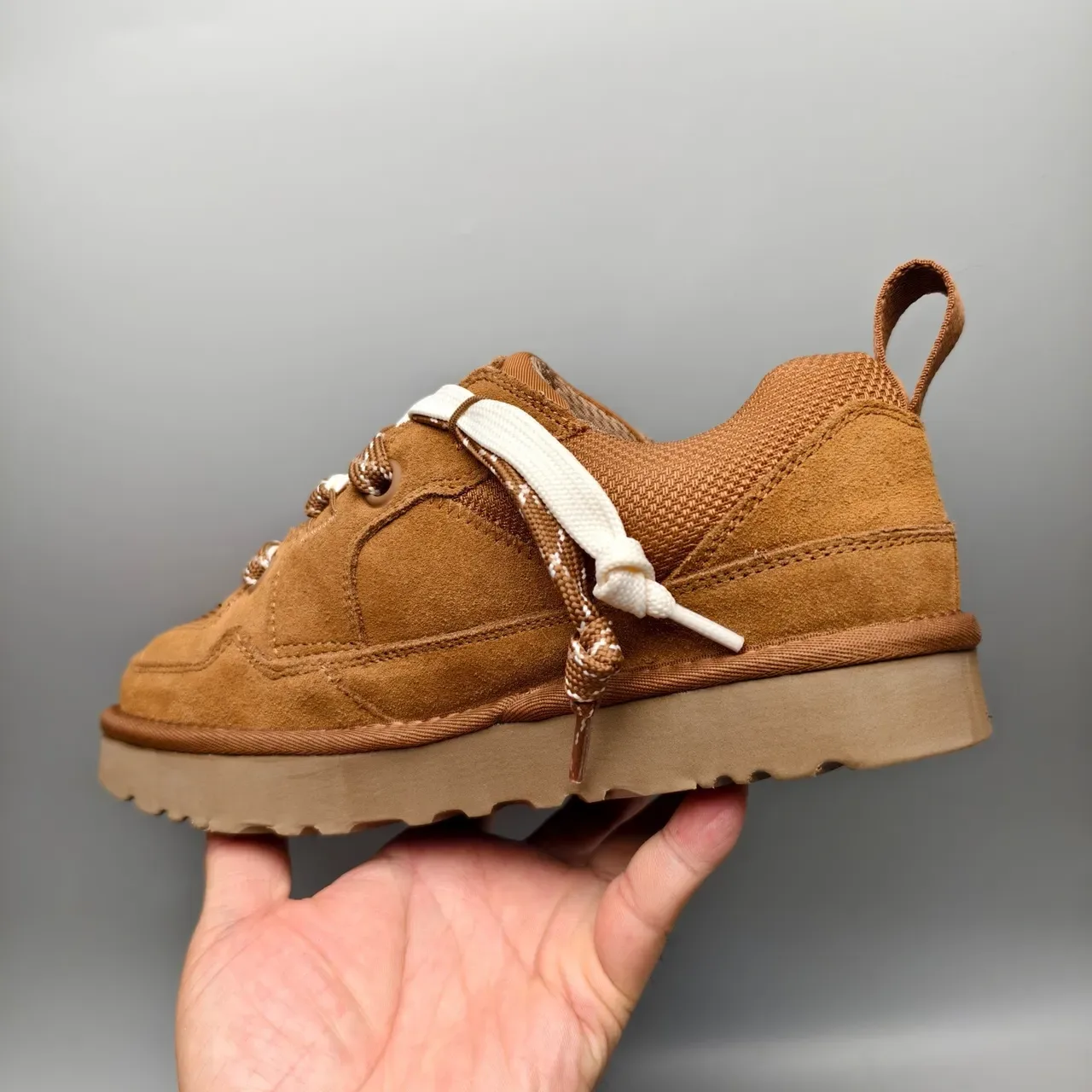 UGG Marrom Bege Camurça Superior Sistema Duplo Cadarço Tênis Lifestyle 4