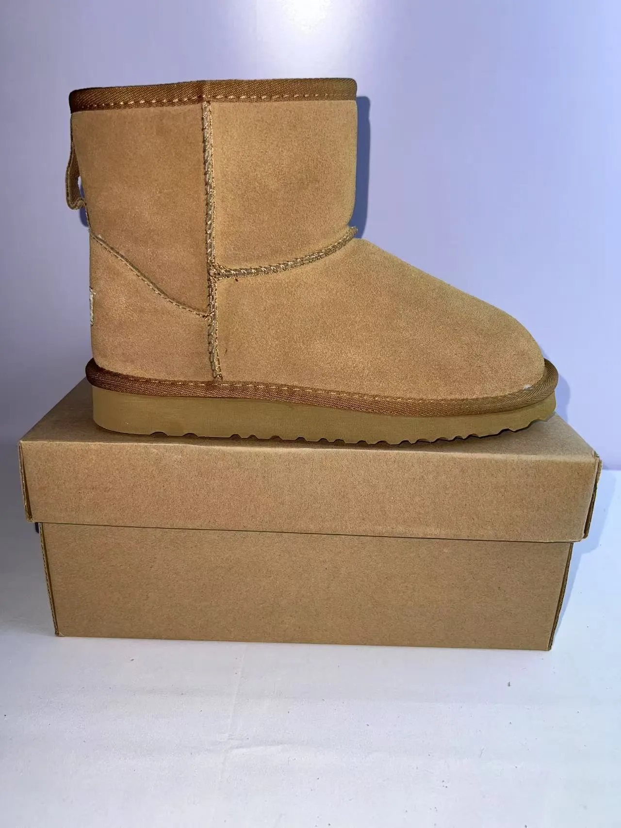 UGG Classic Mini Tan 麂皮雪靴 3