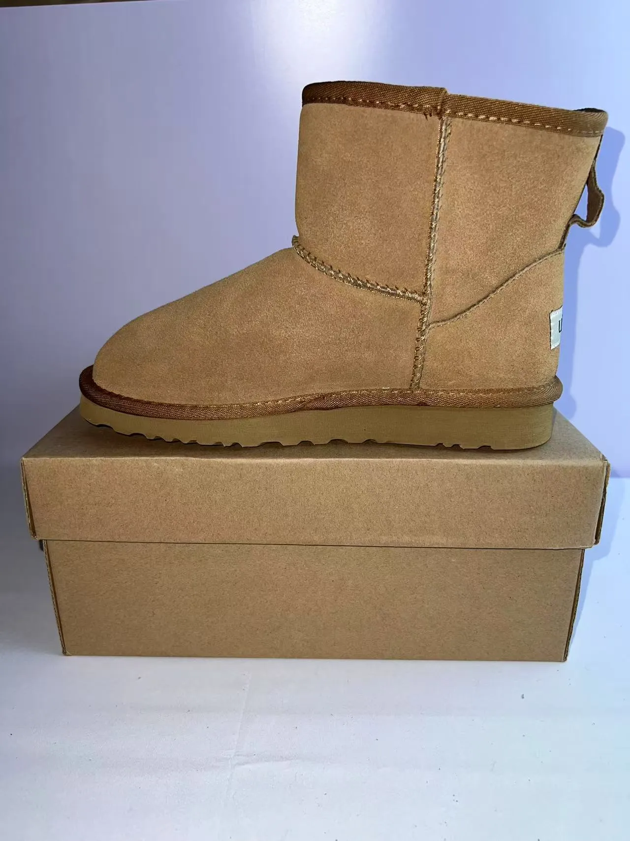 UGG Classic Mini Tan 麂皮雪靴 4