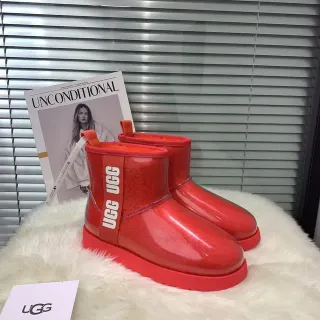 UGG Classic Mini 透明红色雪靴