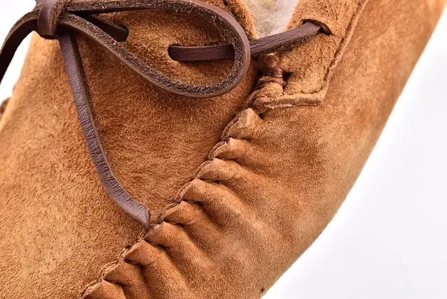 UGG डाकोटा टैन सुड शियरलिंग-लाइन्ड मॉकसिन लूफर्स 5