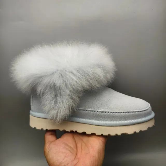 UGG 灰米色羊毛圈边厚底雪靴 2