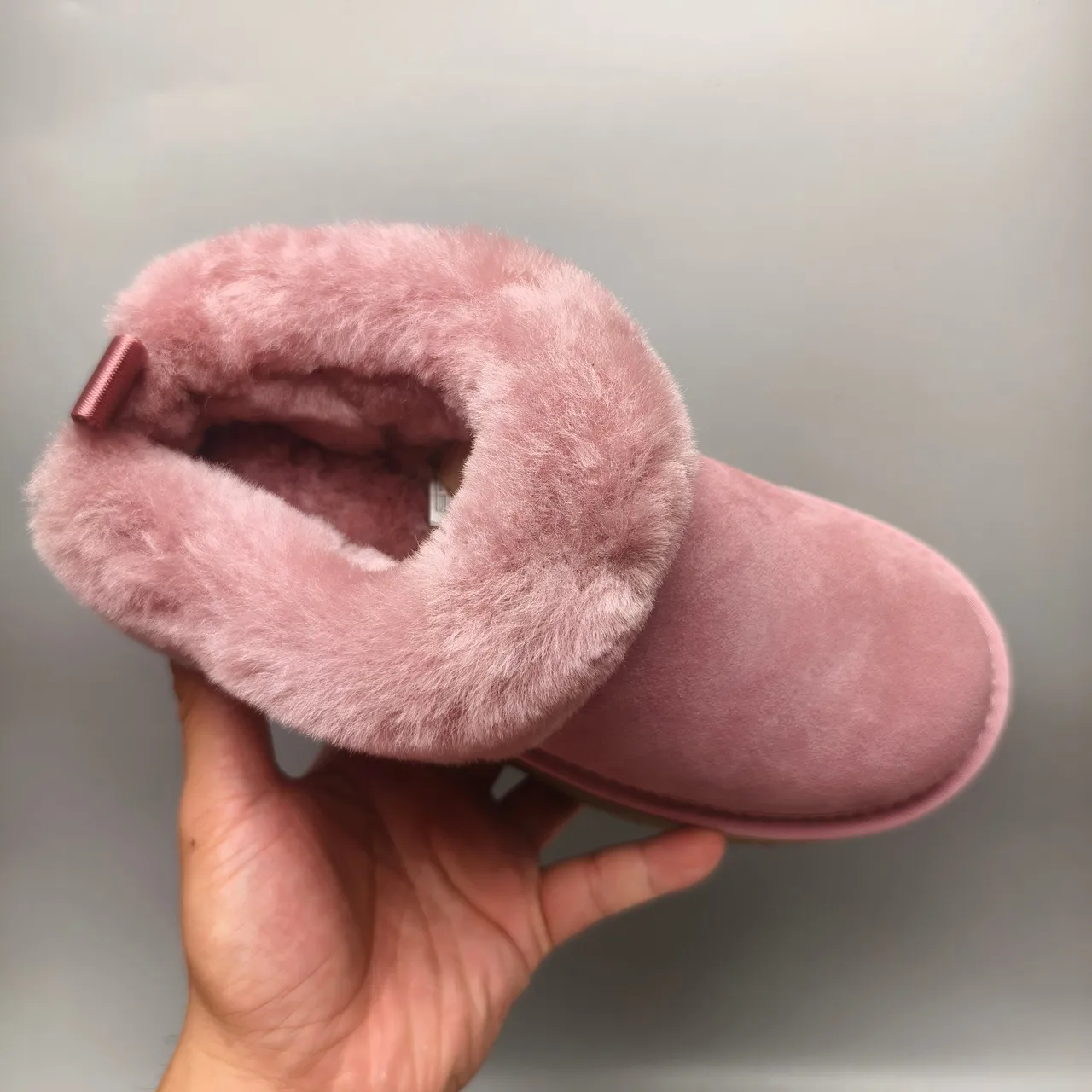 UGG गुलाबी भूरा स्लिप-ऑन प्लेटफॉर्म शेयरलिंग-कलर वाली बर्फीले जूते 3