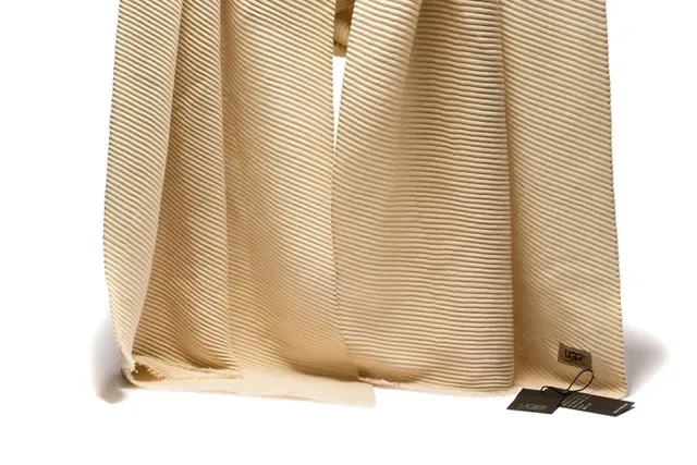 UGG Ribbed Beige Cashmere Scarf 4