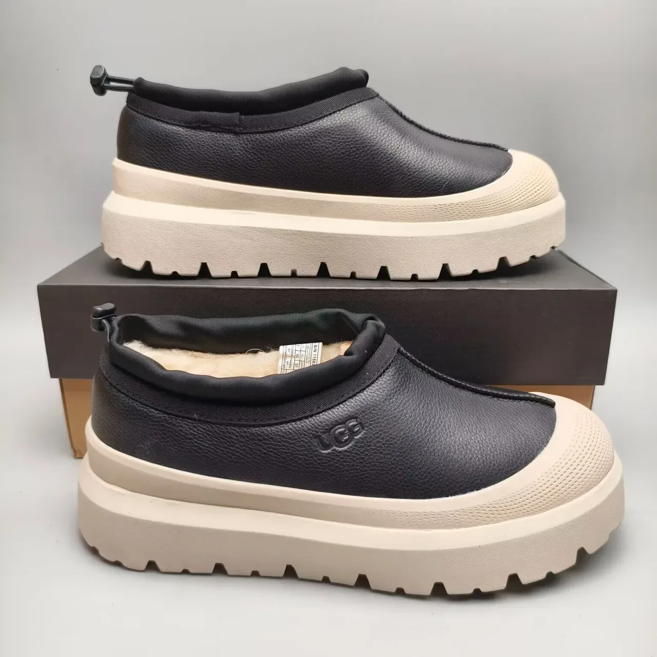 UGG Tasman Bottes de Neige Noir Beige Plateforme Slip-On 2
