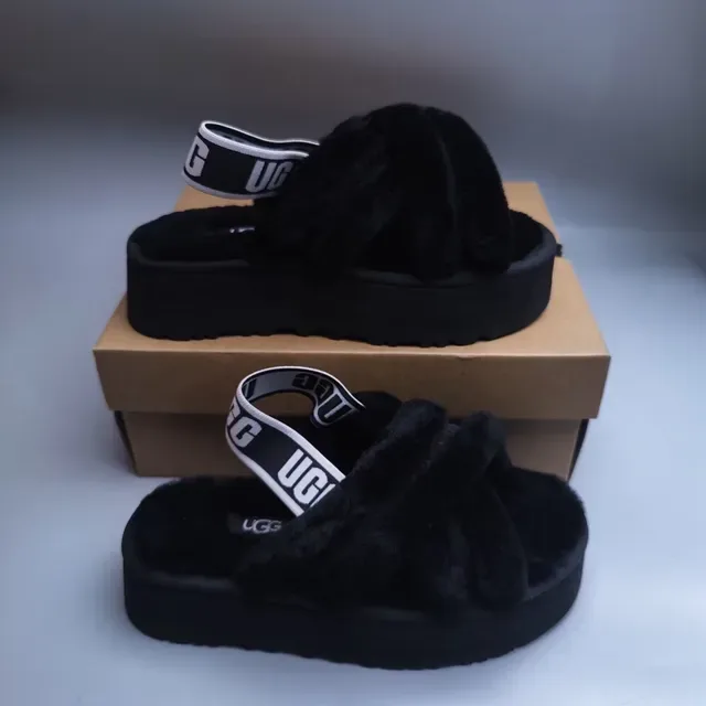 UGG Tasman Zapatillas Plataforma Negras Peludas 3