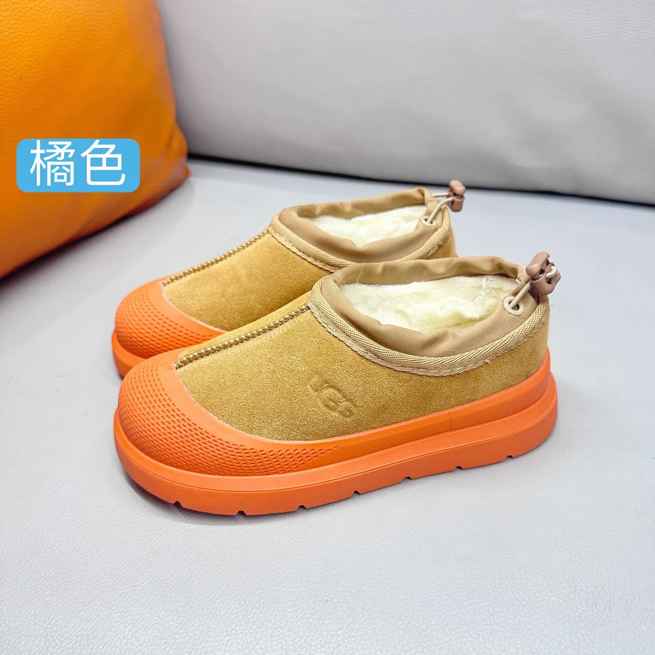 UGG Tasman 黑色一脚蹬平台雪靴 5