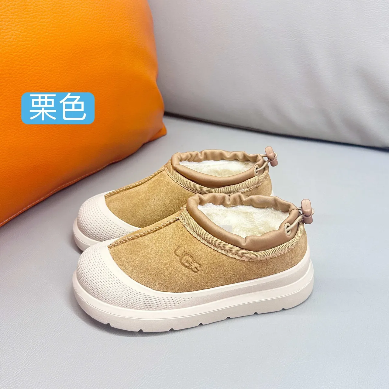 UGG Tasman 黑色一脚蹬平台雪靴 6