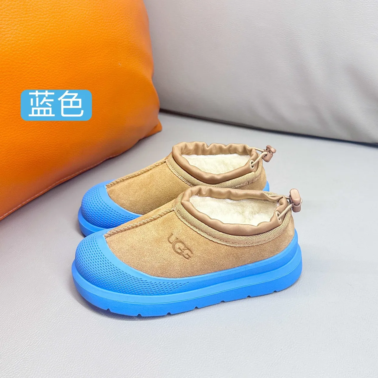 UGG Tasman 黑色一脚蹬平台雪靴 7