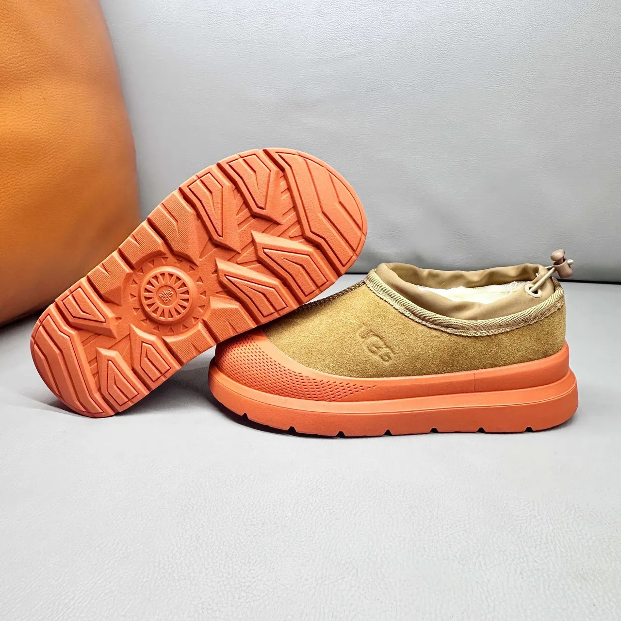 UGG Tasman 黑色一脚蹬平台雪靴 12