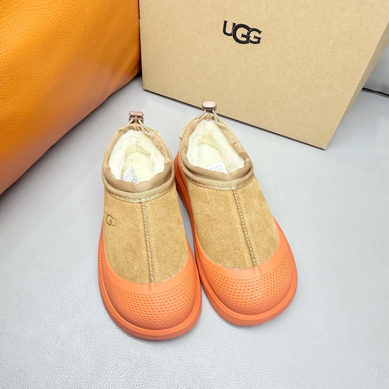 UGG Tasman 黑色一脚蹬平台雪靴 15