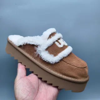 UGG Tasman 棕色麂皮剪羊毛边平台乐福鞋