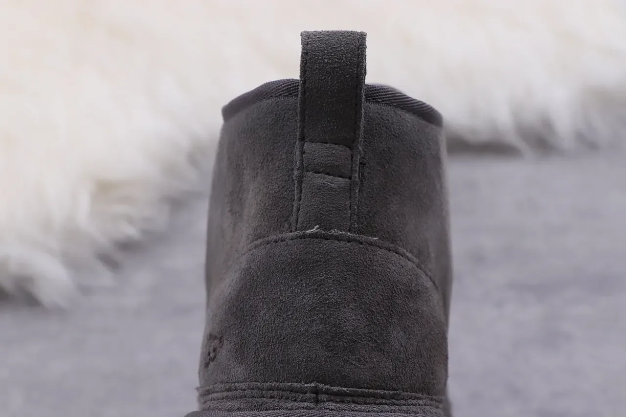 UGG Tasman Botas de Neve de Camurça Cinza Carvão Forradas em Shearling com Cadarços 6