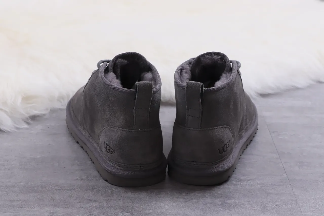 UGG Tasman Botas de Neve de Camurça Cinza Carvão Forradas em Shearling com Cadarços 7