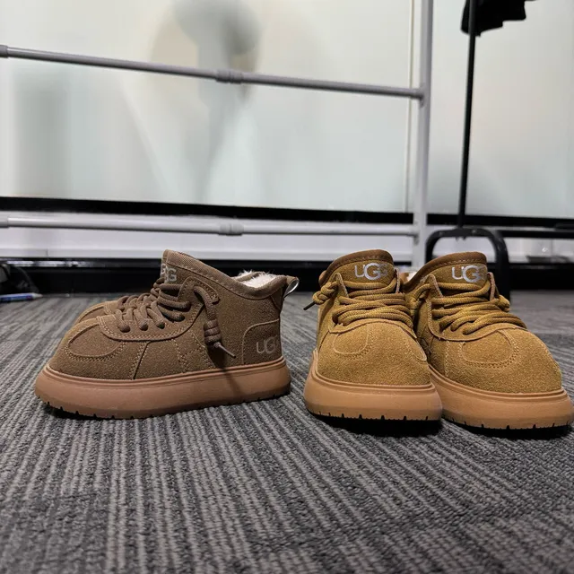 UGG Tasman-Style Botas de nieve de ante color tan forradas con piel de cordero 4