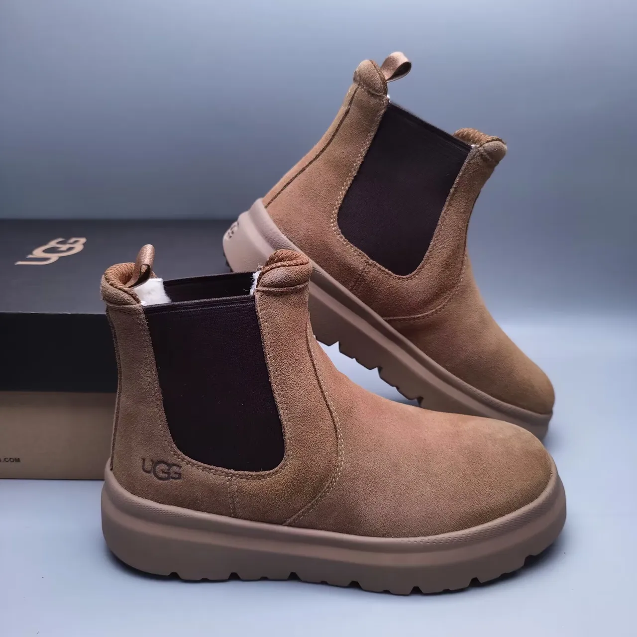 UGG Tasman أحذية تشيلسي سويد تان 2