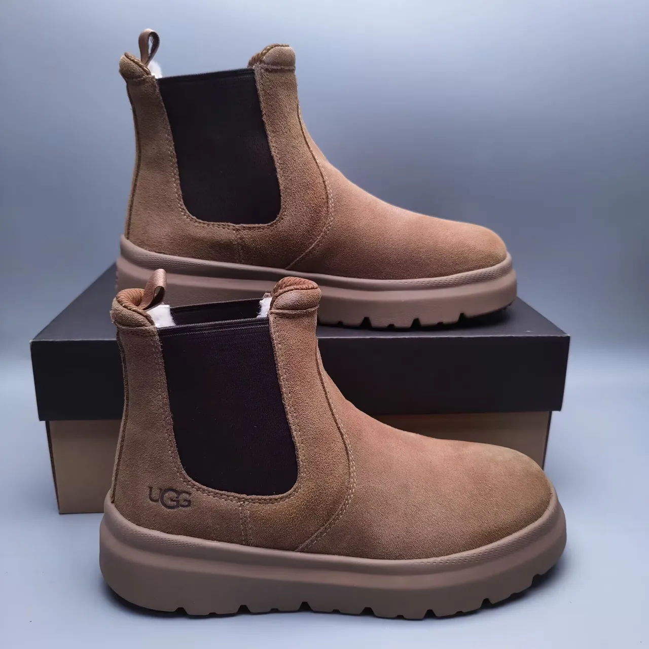 UGG Tasman أحذية تشيلسي سويد تان 3