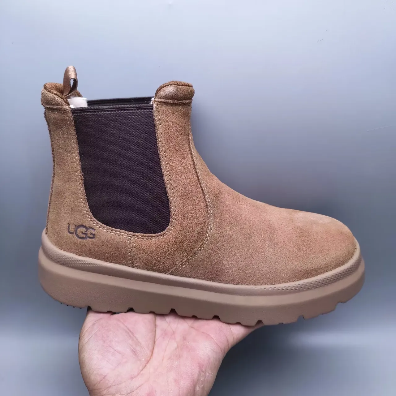 UGG Tasman أحذية تشيلسي سويد تان 4