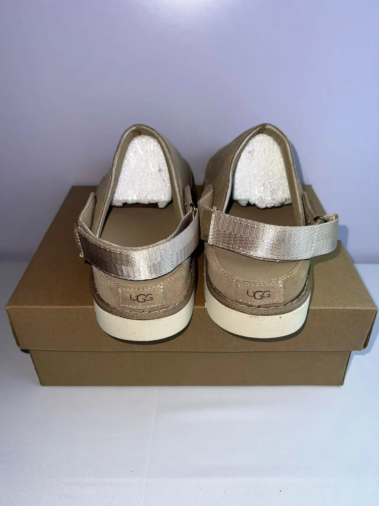 UGG Tasman Tan zueco de plataforma de ante 5