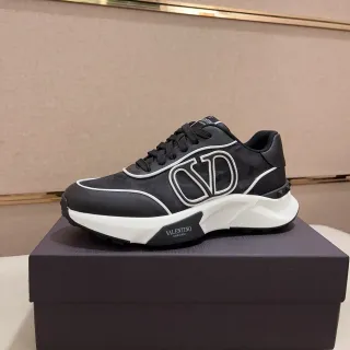 ভ্যালেন্টিনো কালো সাদা চাঙ্কি সোল VLTN Logo Overlay লাইফস্টাইল স্নিকার্স