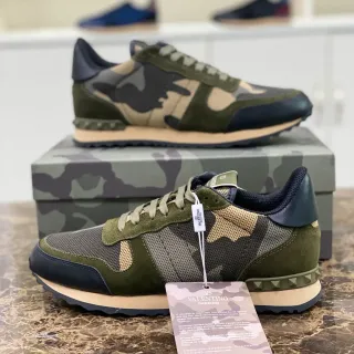Valentino Garavani Camuflado Pirâmide Stud Lifestyle Sneakers