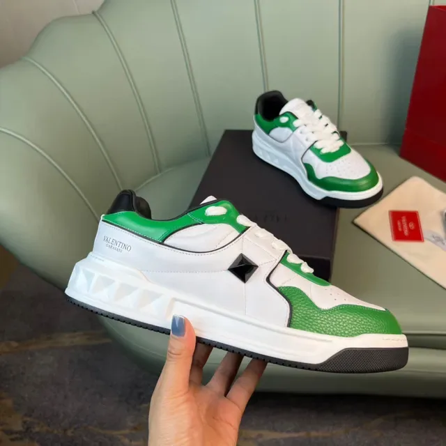Valentino Garavani VLogo Sneaker verde branco preto estilo de vida tênis 4