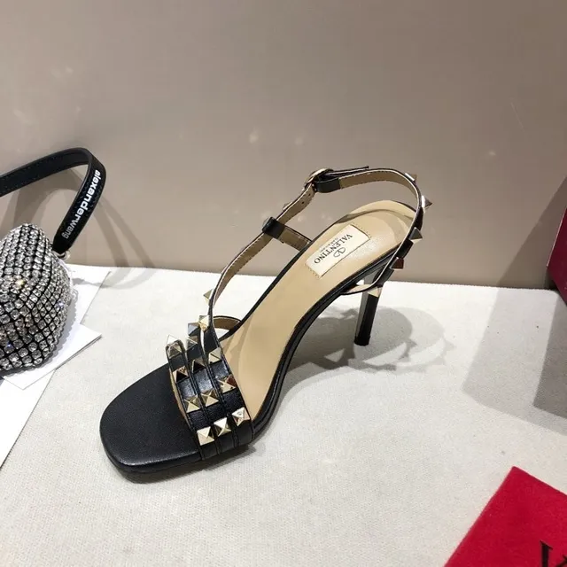 Valentino Rockstud Saltos de Agulha de Couro Preto com Pirâmide Stud 5