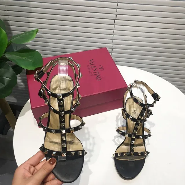 Valentino Rockstud काला स्टडेड स्ट्रैपी स्टिलेटो 7