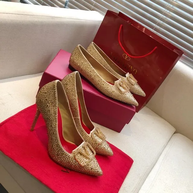 Valentino Rockstud Mocassins ornés de cristaux à bout pointu 3